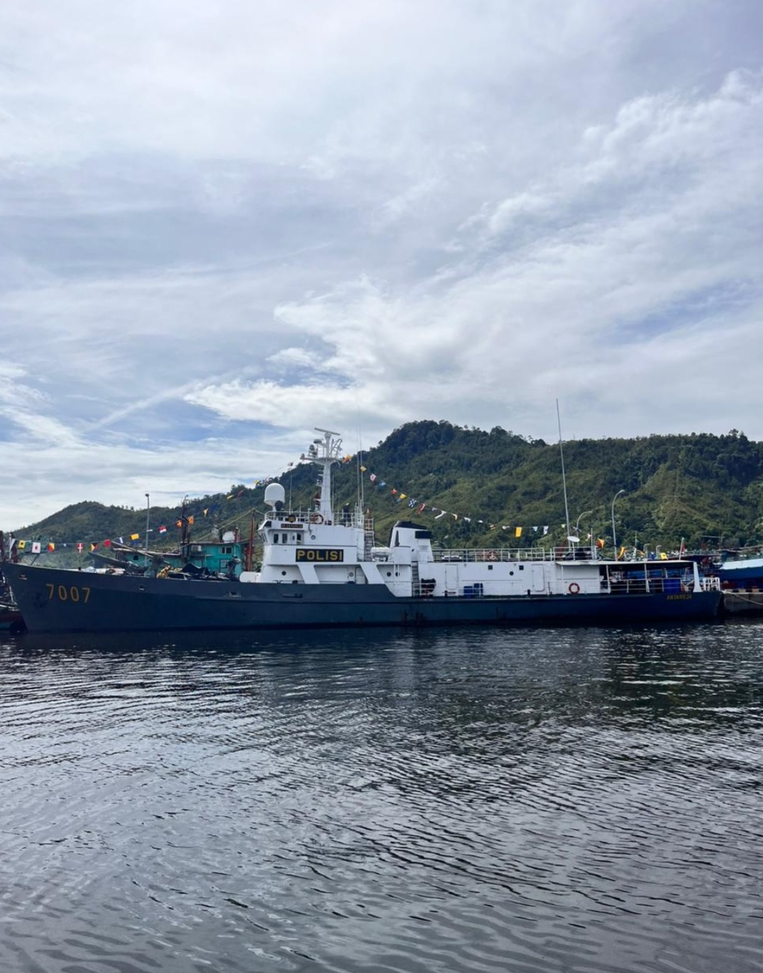 Polri Kerahkan 3 Pesawat, 5 Helikopter, dan 9 Kapal untuk Percepatan Bantuan Bencana Aceh–Sumut–Sumbar